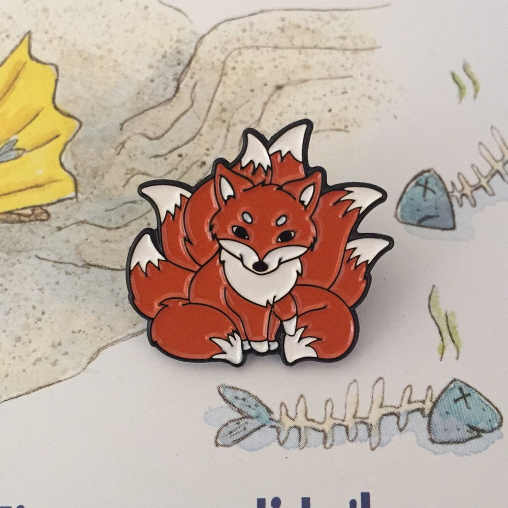 🍏50% OFF/3+...Cartoon Multitailed Fox Pin